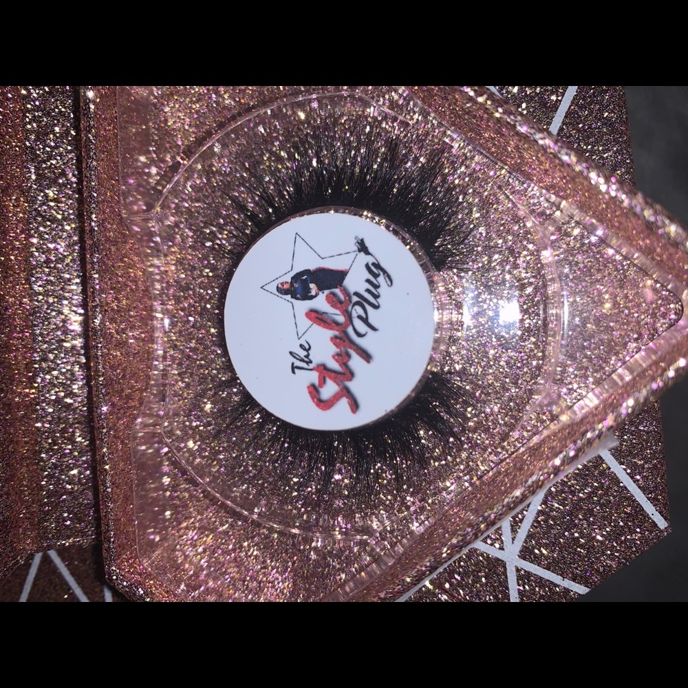 StylePlug Lashes - Picture 2 of 6
